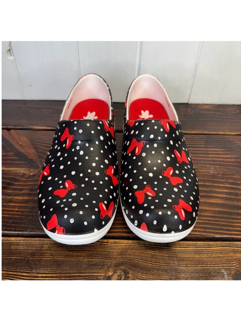 Crocs x Disney Minnie Mouse Neria Pro II Clogs – Wmn’s Sz 10 Black/Red Polka Dot